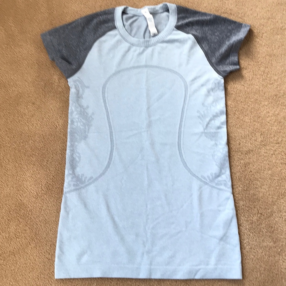 Lululemon workout top